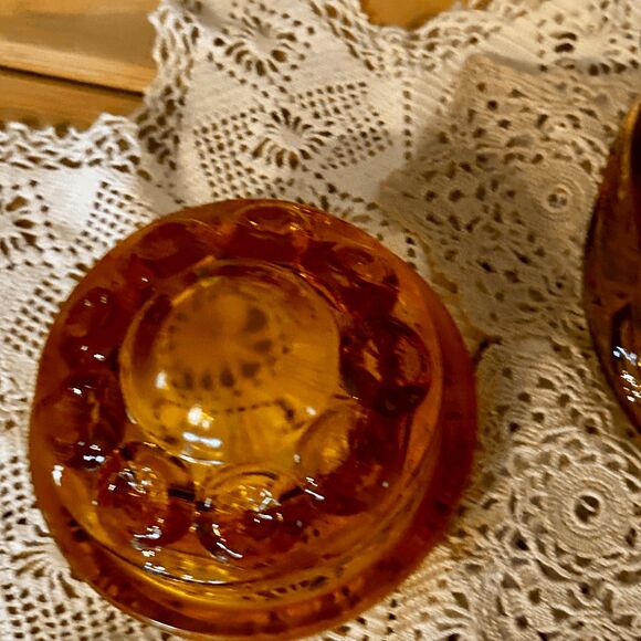 Vintage L.E. Smith Glass Moon and Stars Amber Lidded Medium Canister - Picture 3 of 5